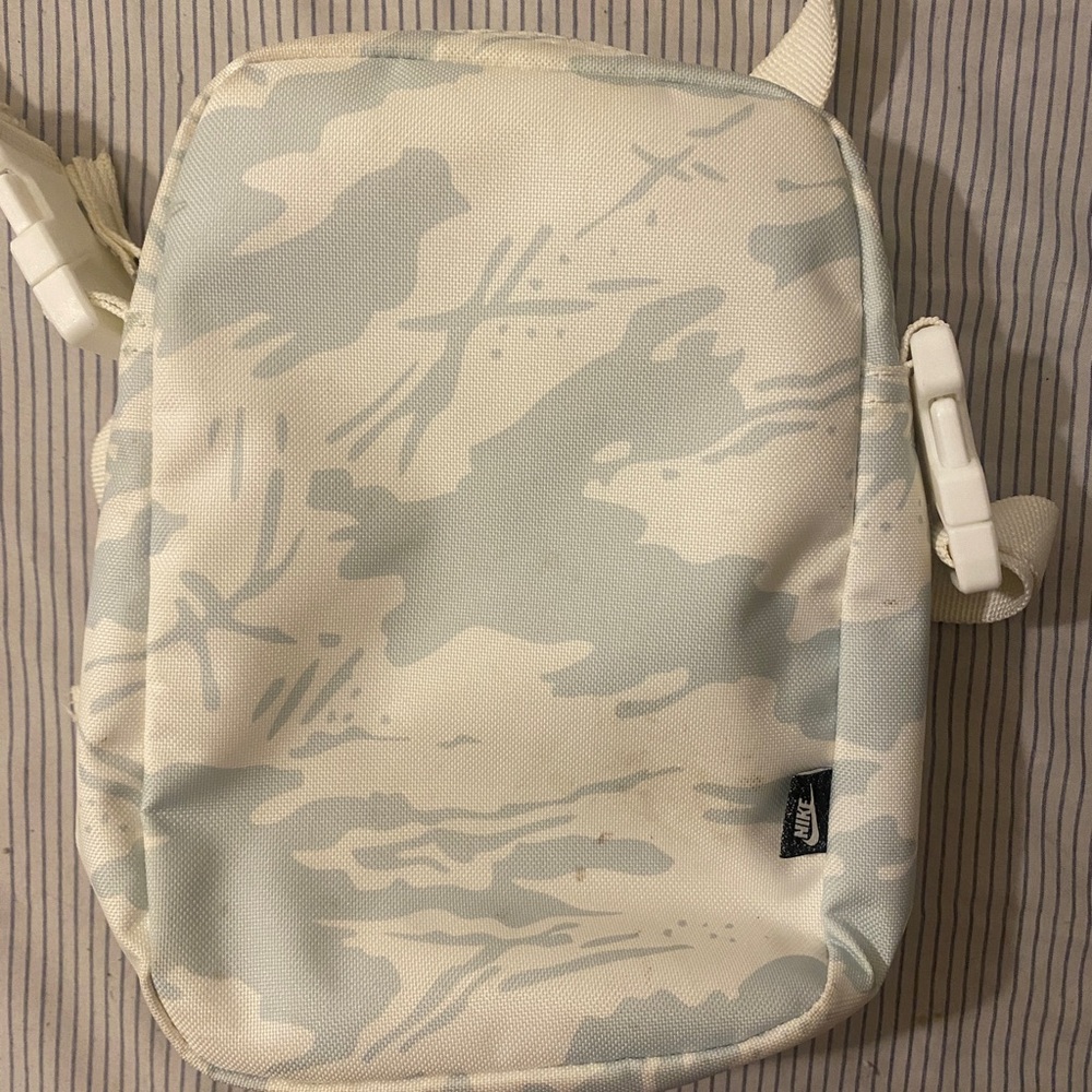 Nike cross body bag
